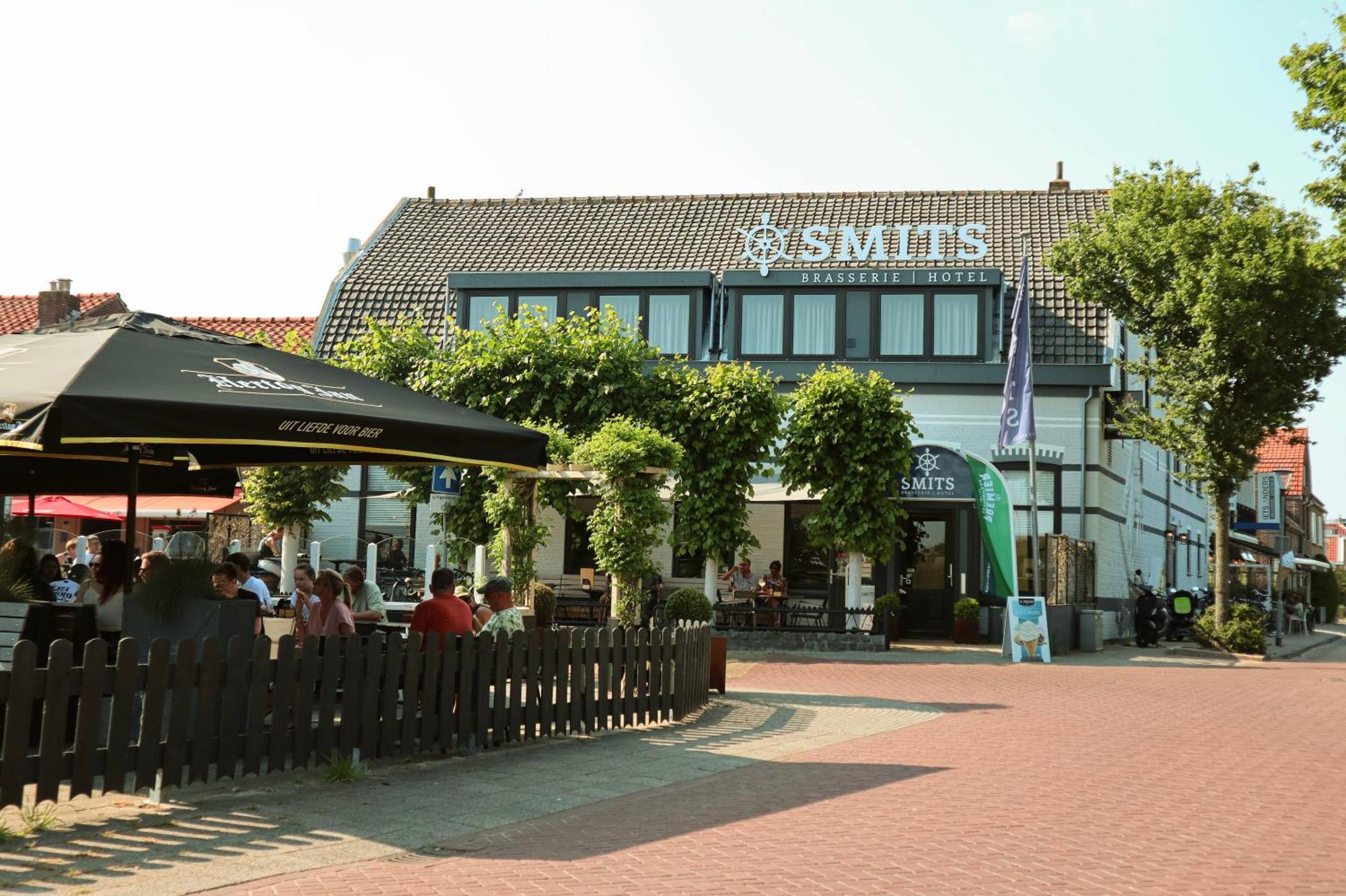 Hotel Brasserie Smits Wemeldinge Exterior foto